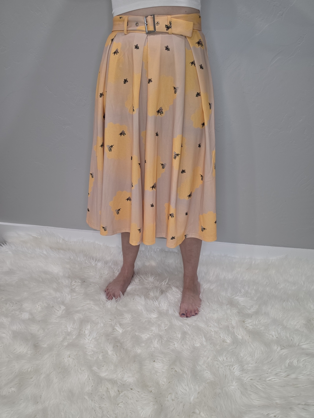 SHEIN Yellow Bee Print Pleated Midi Skirt with Belt